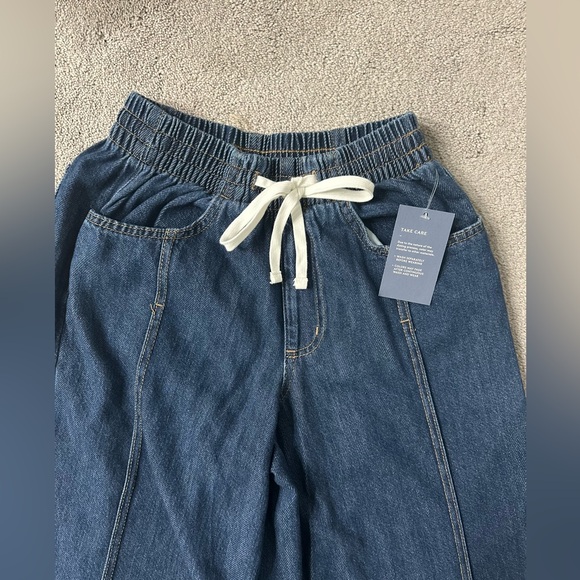 Women's High-Rise Drawstring Wide Leg
Relaxed Fit Beach Pants - Picture 9 of 12